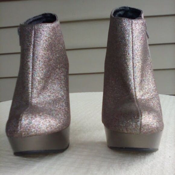Dollhouse Booties Ankle Boots Zip Up Glittery Platform High Heels size 6 - Picture 3 of 10